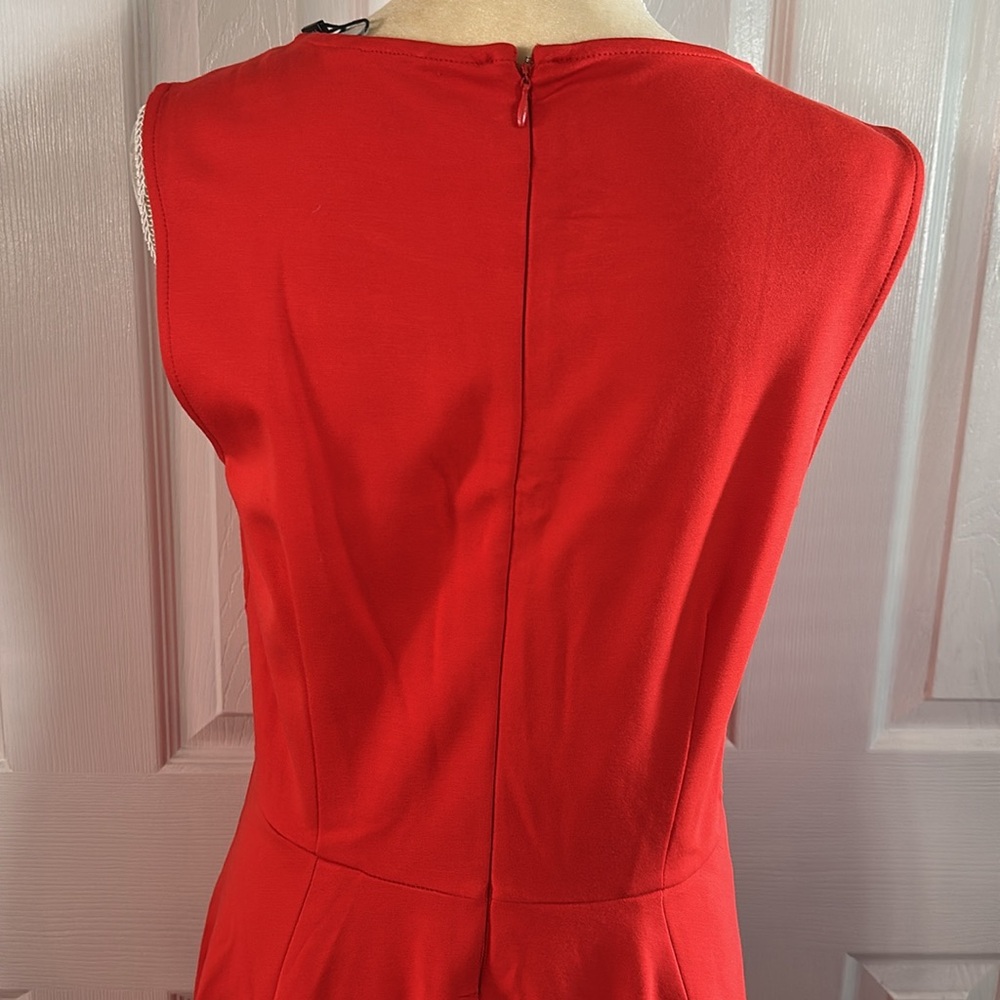 Tahari Crew Neck Sleeveless Fit and Flare Solid Scuba Dress Size 10 - Picture 5 of 11